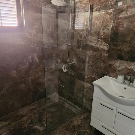 Prenociste T-07 Aparthotel